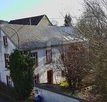 VIEL CHARME, SANIERT, VIEL PLATZ, FERIENWOHNUNG - Basberg