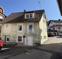 SANIERUNGSOBJEKT IM ORTSKERN - 70.000,00 EUR Kaufpreis, ca.  100,00 m² Wohnfläche in Hausach (PLZ: 77756)