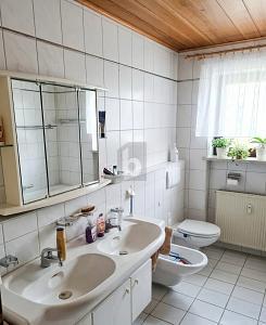 Foto - 6 Zimmer Zweifamilienhaus in Steinheim am Albuch