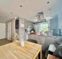 MODERNES ZUHAUSE MIT GROßEM BALKON & STELLPLATZ - Erlangen