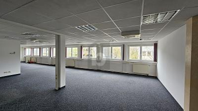 Foto - RIESIGE FLÄCHE FÜR IHR UNTERNEHMEN