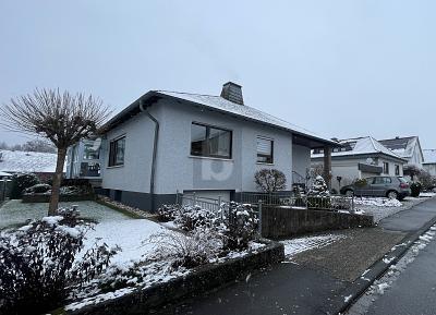 Foto - WOHNERLEBNIS MIT WINTERGARTEN UND GARTENPARADIES