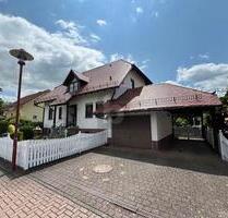 FAMILIENTRAUM IN RUHIGER LAGE - 450.000,00 EUR Kaufpreis, ca.  162,00 m² Wohnfläche in Ohrdruf (PLZ: 99885)
