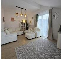 NEUWERTIG UND HELL MIT 2 STELLPLÄTZEN - Neuffen