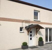 2 HÄUSER MIT 3 WOHNUNGEN, ZWEI SIND VERMIETET - Seelow