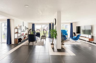 Foto - FAMILIENANWESEN MIT VIEL PLATZ + KINO + POOL ETC