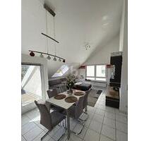 LICHTDURCHFLUTET MIT WEITBLICK - 970,00&nbsp;EUR &nbsp;pro&nbsp; Monat Kaltmiete, ca.&nbsp; 69,00&nbsp;m&sup2;&nbsp;Wohnfl&auml;che in Leonberg (PLZ: 71229)