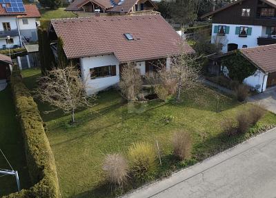 Foto - JUWEL IN BESTER LAGE - 749.000,00&nbsp;EUR Kaufpreis, ca.&nbsp; 180,00&nbsp;m&sup2;&nbsp;Wohnfl&auml;che