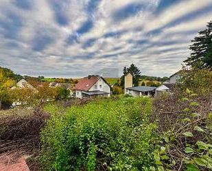 AUF EINER ANHÖHE MIT WALDBLICK - 499.000,00&nbsp;EUR Kaufpreis, ca.&nbsp; 1.173,00&nbsp;m&sup2; in Ergoldsbach (PLZ: 84061)