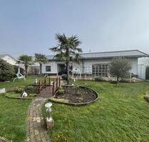 LANDVILLA, POOL, TROPISCHER GARTEN, EFFIZIENT - Weiskirchen