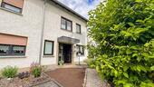 Foto - FAMILIENHAUS MIT DG-WOHNUNG & DOPPELGARAGE