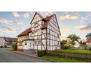 WOHNEN MIT CHARME - 199.000,00&nbsp;EUR Kaufpreis, ca.&nbsp; 110,00&nbsp;m&sup2;&nbsp;Wohnfl&auml;che in Staufenberg (PLZ: 34355)