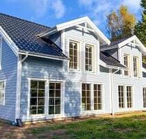 EXKLUSIV IN RUHIGER SEENÄHE - 395.000,00&nbsp;EUR Kaufpreis, ca.&nbsp; 137,00&nbsp;m&sup2;&nbsp;Wohnfl&auml;che in Bosau (PLZ: 23715)