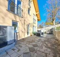 SCHÖNE DOPPELHAUSHÄLFTE MIT VIEL PLATZ - Scheuring