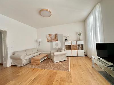 Foto - STILLVOLLE ELEGANZ MIT VORGARTEN