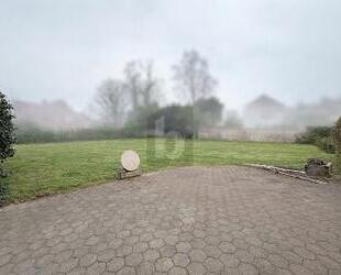 RUHIGE LAGE IM ORTSKERN - 130.000,00&nbsp;EUR Kaufpreis, ca.&nbsp; 460,00&nbsp;m&sup2; in Enger (PLZ: 32130)