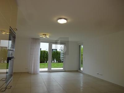 Foto - RUHIG UND HELL MIT SONNIGER TERRASSE UND GARTEN