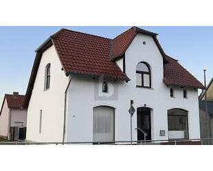 CHARMANTES HAUS MIT HERZSTÜCKPOTENTIAL - Marnitz