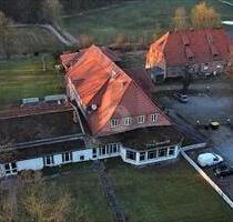 HISTORISCHER GUTSHOF MIT ENTWICKLUNGSSPIELRAUM - Demern