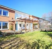 FAMILIENTRAUM MIT WOW-FAKTOR - 320.000,00 EUR Kaufpreis, ca.  135,00 m² Wohnfläche in Sarstedt (PLZ: 31157)