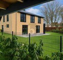 LUXURIÖSES WELLNESS-ANWESEN - 3.990,00&nbsp;EUR &nbsp;pro&nbsp; Monat Kaltmiete, ca.&nbsp; 183,00&nbsp;m&sup2;&nbsp;Wohnfl&auml;che in Hamburg Lemsahl-Mellingstedt (PLZ: 22397)