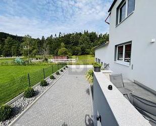 ALLEINLAGE, HOCHWERTIG UND VIEL PLATZ - Schwarza