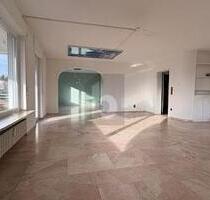 FREI AB SOFORT LICHTDURCHFLUTET, GROßZÜGIG UND HELL - Pforzheim