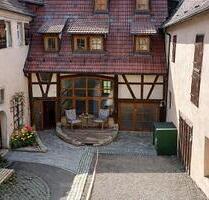 HISTORISCHES UNIKAT MIT VIER WOHNUNGEN - Hirrlingen