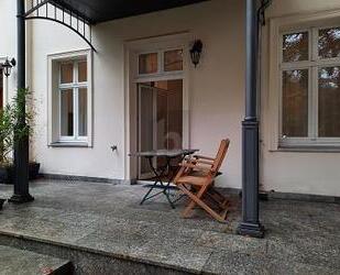 STILLVOLLE ELEGANZ MIT VORGARTEN - Berlin-Grünau