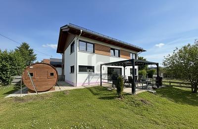 Foto - EXKLUSIVES EIGENHEIM MIT PFERDEANLAGE