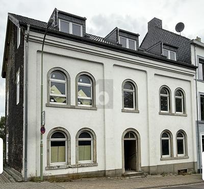Foto - SANIEREN VERMIETEN VERDIENEN - RENDITE GRÖßER 6%
