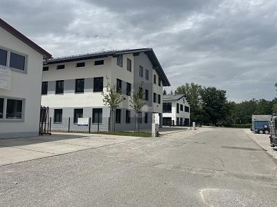 Foto - ERSTBEZUG & TOP LAGE IM GEWERBEGEBIET