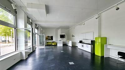 Foto - MODERN, OFFEN UND HELL - 2.400,00 EUR  pro  Monat Kaltmiete, ca.  136,00 m²
