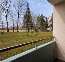 RUHIGE LAGE MIT BLICK INS GRÜNE - Puchheim