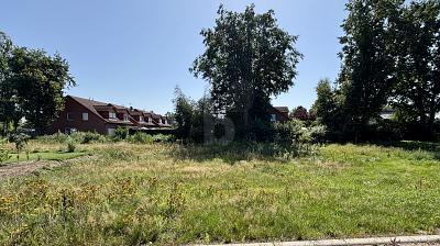 Foto - EXKLUSIVES BAULAND MIT VORSTADTIDYLLE