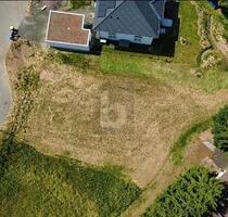 VOLL ERSCHLOSSENES GRUNDSTÜCK IM GRÜNEN ! - Nußbaum