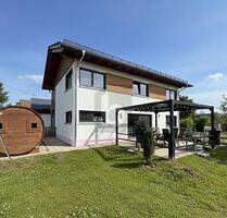 EXKLUSIVES EIGENHEIM MIT PFERDEANLAGE - Kammlach