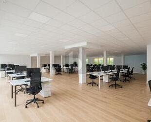 EBENERDIG MIT GROSSER SCHAUFENSTERFLÄCHE - Emmering