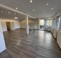 SANIERT, TOLLE LAGE, FLEXIBEL GESTALTBAR, TERASSE - Neunkirchen/Saar