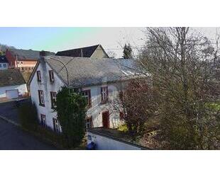 VIEL CHARME, SANIERT, VIEL PLATZ, FERIENWOHNUNG - Basberg