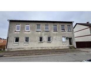 HANDWERKER AUFGEPASST! - 85.000,00&nbsp;EUR Kaufpreis, ca.&nbsp; 327,00&nbsp;m&sup2;&nbsp;Wohnfl&auml;che in Lübz (PLZ: 19386)