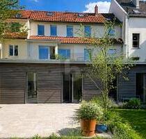 MODERNISIERT MIT WOHN-REMISE & GEWERBE - Potsdam
