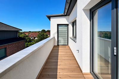 Foto - MODERN MIT SONNIGER DACHTERRASSE