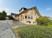 Foto - KOMFORTABLES WOHNEN MIT TERRASSE UND GARAGE