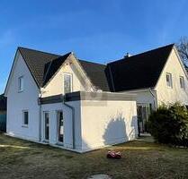 ENERGIEEFFIZIENT UND MODERN MIT SAUNA - Soderstorf