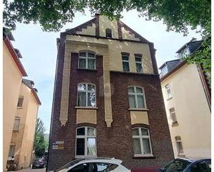 STARK SANIERUNGSBEDÜFTIGES BAUDENKMAL - Duisburg