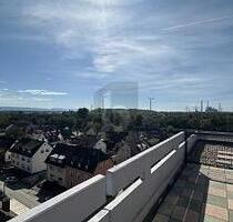ÜBER DEN DÄCHERN DER STADT - 598.000,00 EUR Kaufpreis, ca.  146,00 m² Wohnfläche in Karlsruhe (PLZ: 76187)