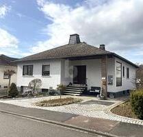 WOHNERLEBNIS MIT WINTERGARTEN UND GARTENPARADIES - Elz