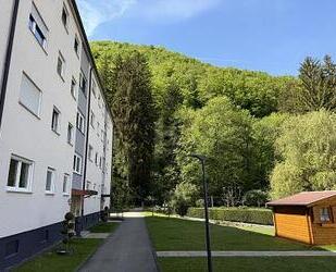 RUHIG GELEGEN, DIREKT AM WALD - 159.000,00&nbsp;EUR Kaufpreis, ca.&nbsp; 63,00&nbsp;m&sup2;&nbsp;Wohnfl&auml;che in Bad Urach (PLZ: 72574)