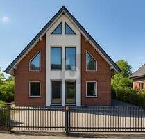 WOHNTRAUM ZUR MIETE - 2.600,00 EUR  pro  Monat Kaltmiete, ca.  204,00 m² in Berlin-Altglienicke (PLZ: 12524)